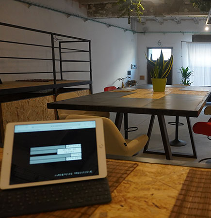 Zona de Co-Working y sala de reuniones en estudio Mar de Fondo en O Grove